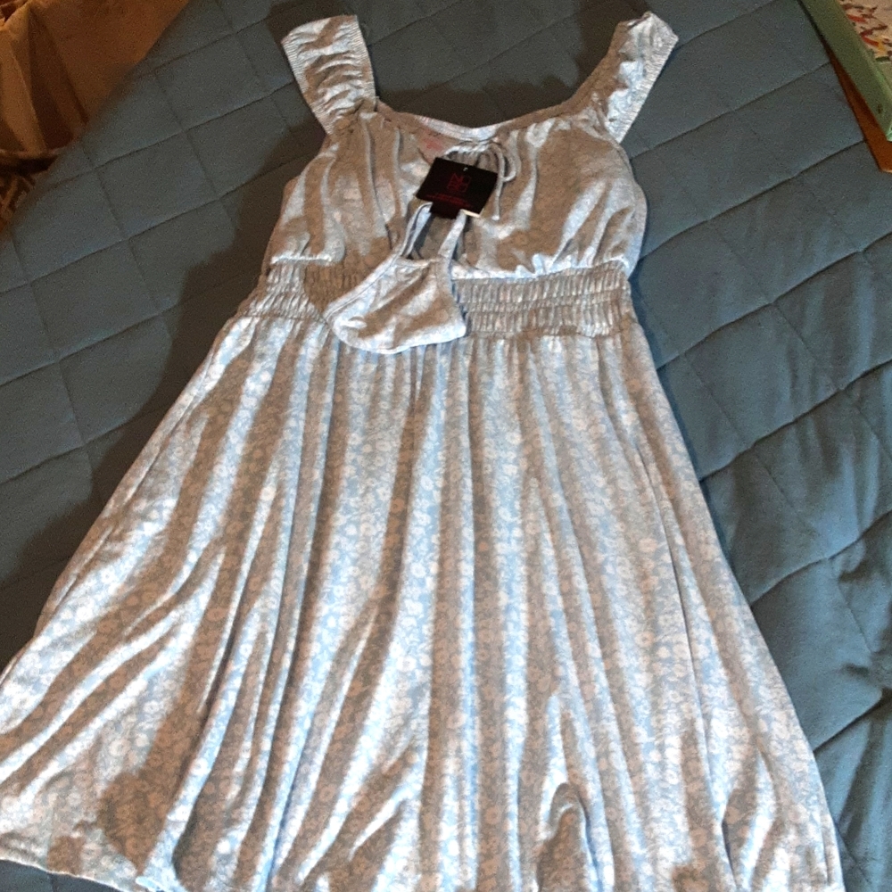 Womens size LG (11-13) Lt Blue Summer Dress w/matching mask No